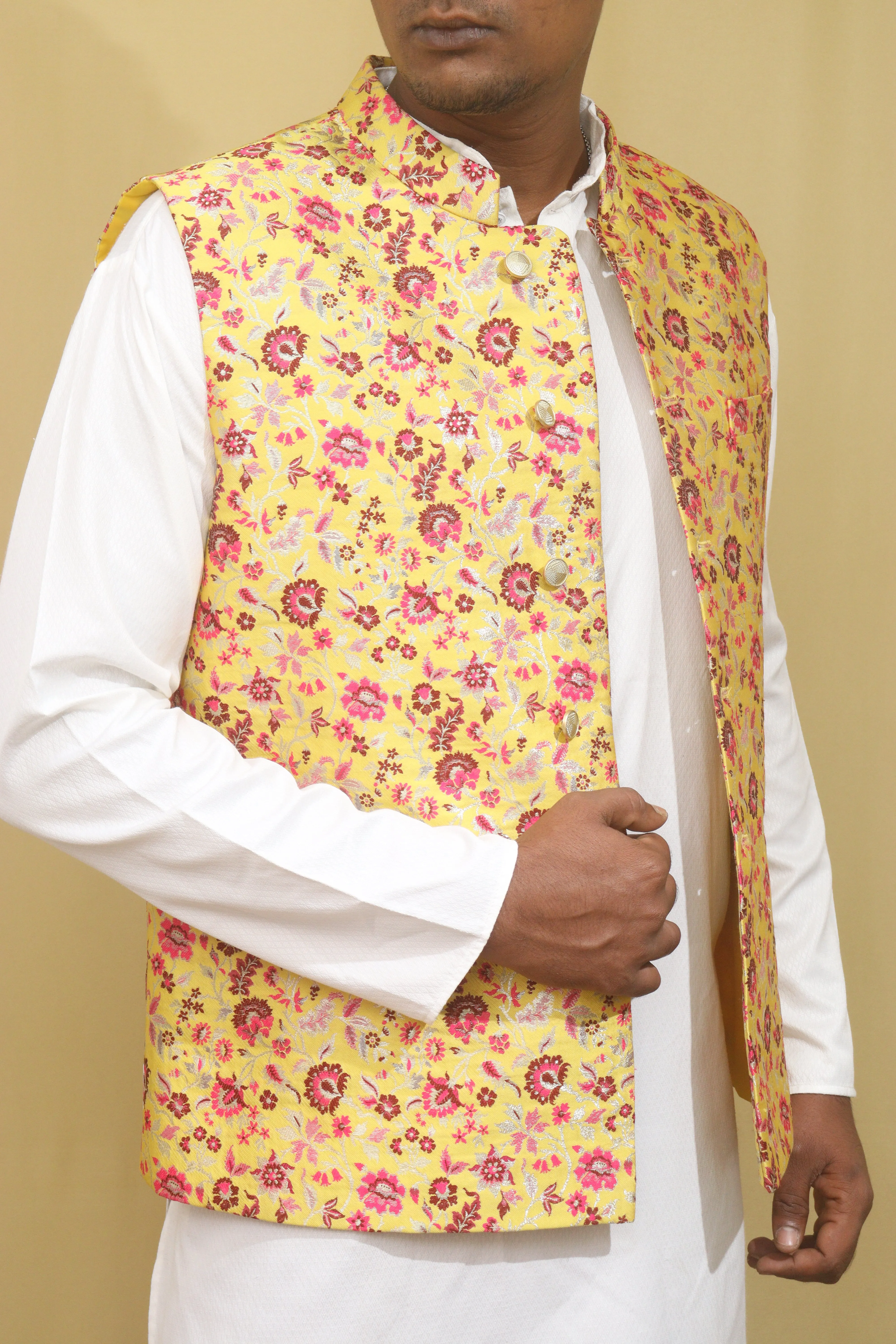 Exquisite Yellow Banarasi Silk Meenakari Floral Jacket: A Captivating Masterpiece