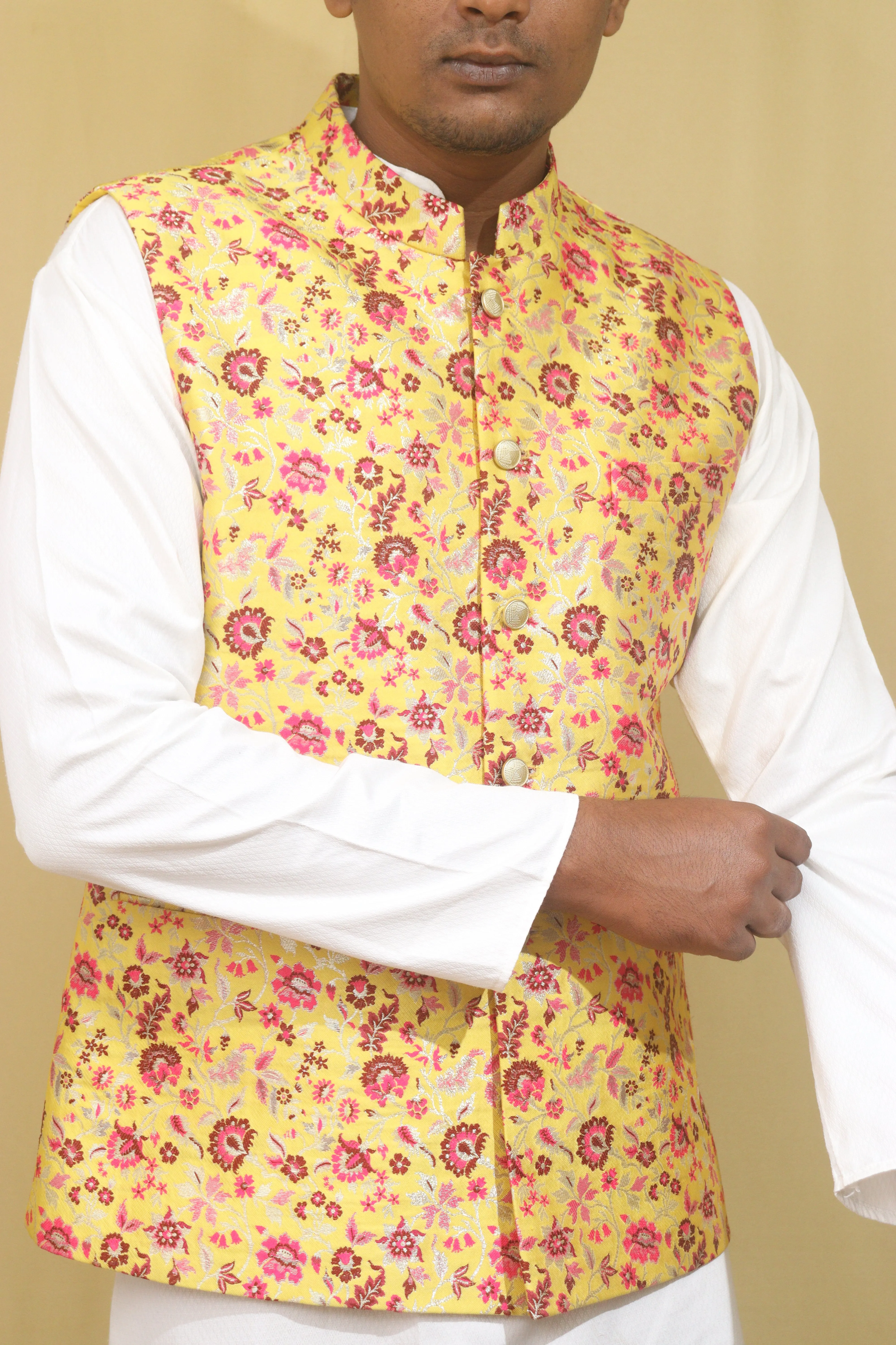 Exquisite Yellow Banarasi Silk Meenakari Floral Jacket: A Captivating Masterpiece