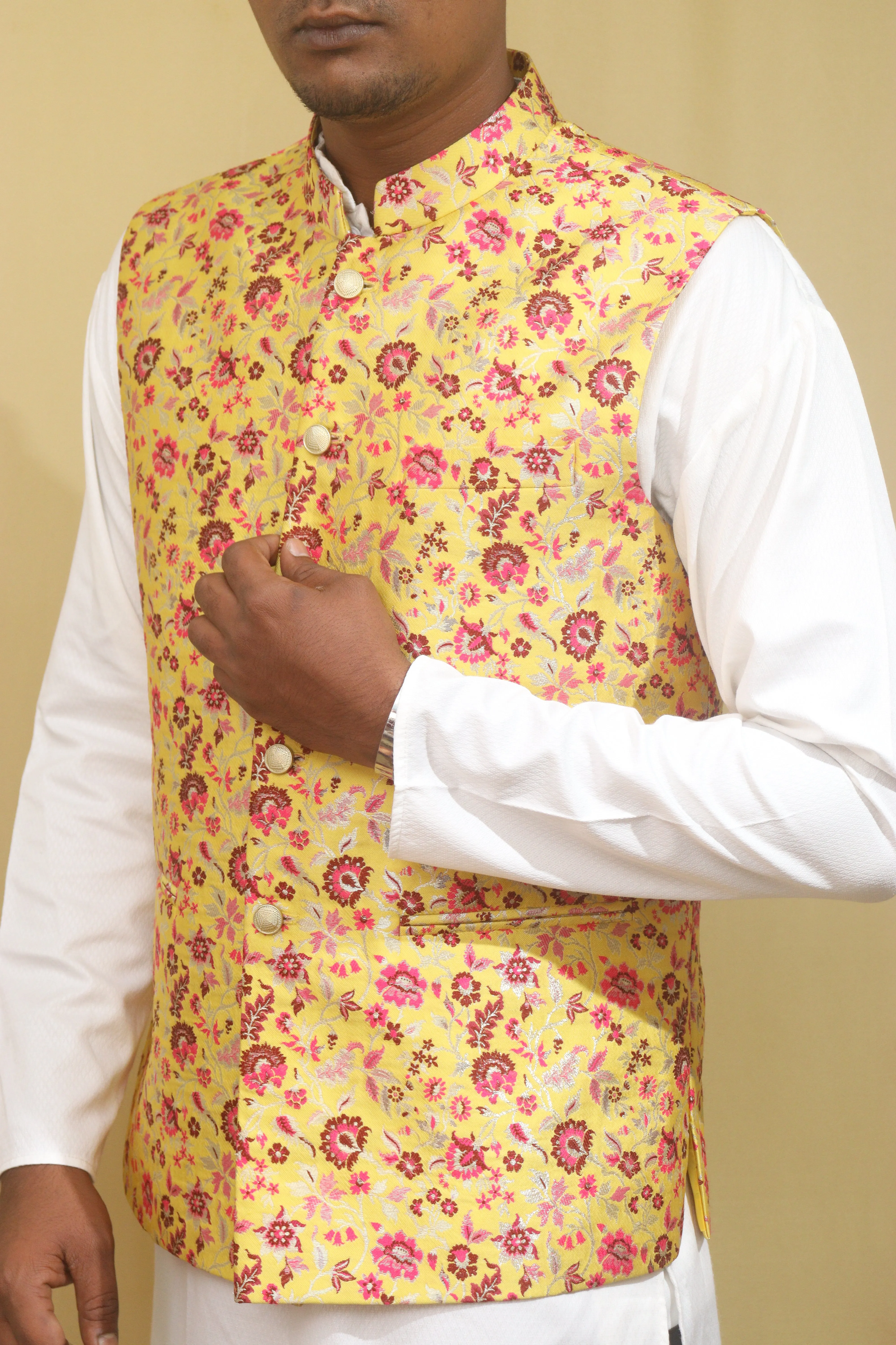 Exquisite Yellow Banarasi Silk Meenakari Floral Jacket: A Captivating Masterpiece