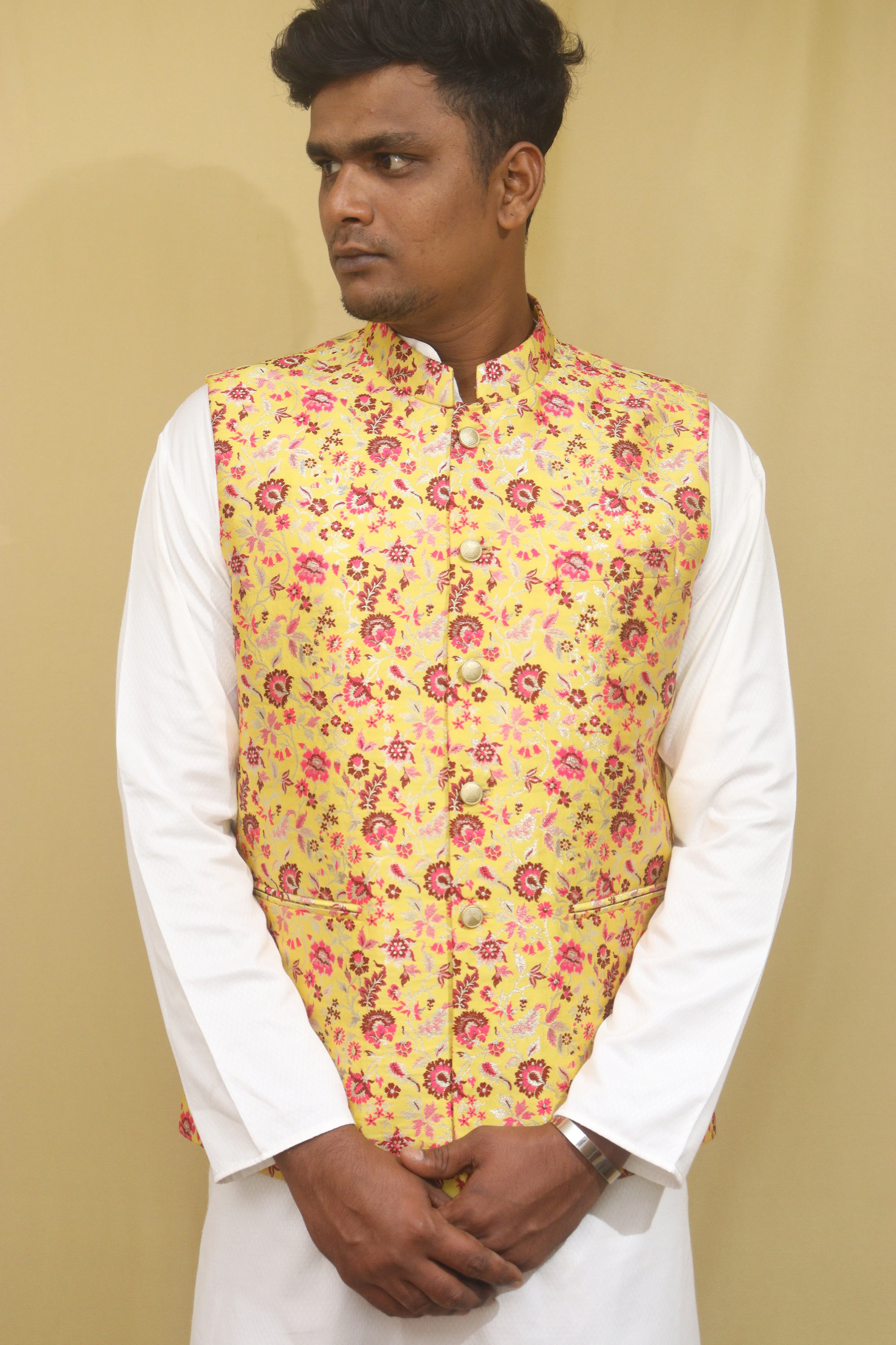 Exquisite Yellow Banarasi Silk Meenakari Floral Jacket: A Captivating Masterpiece