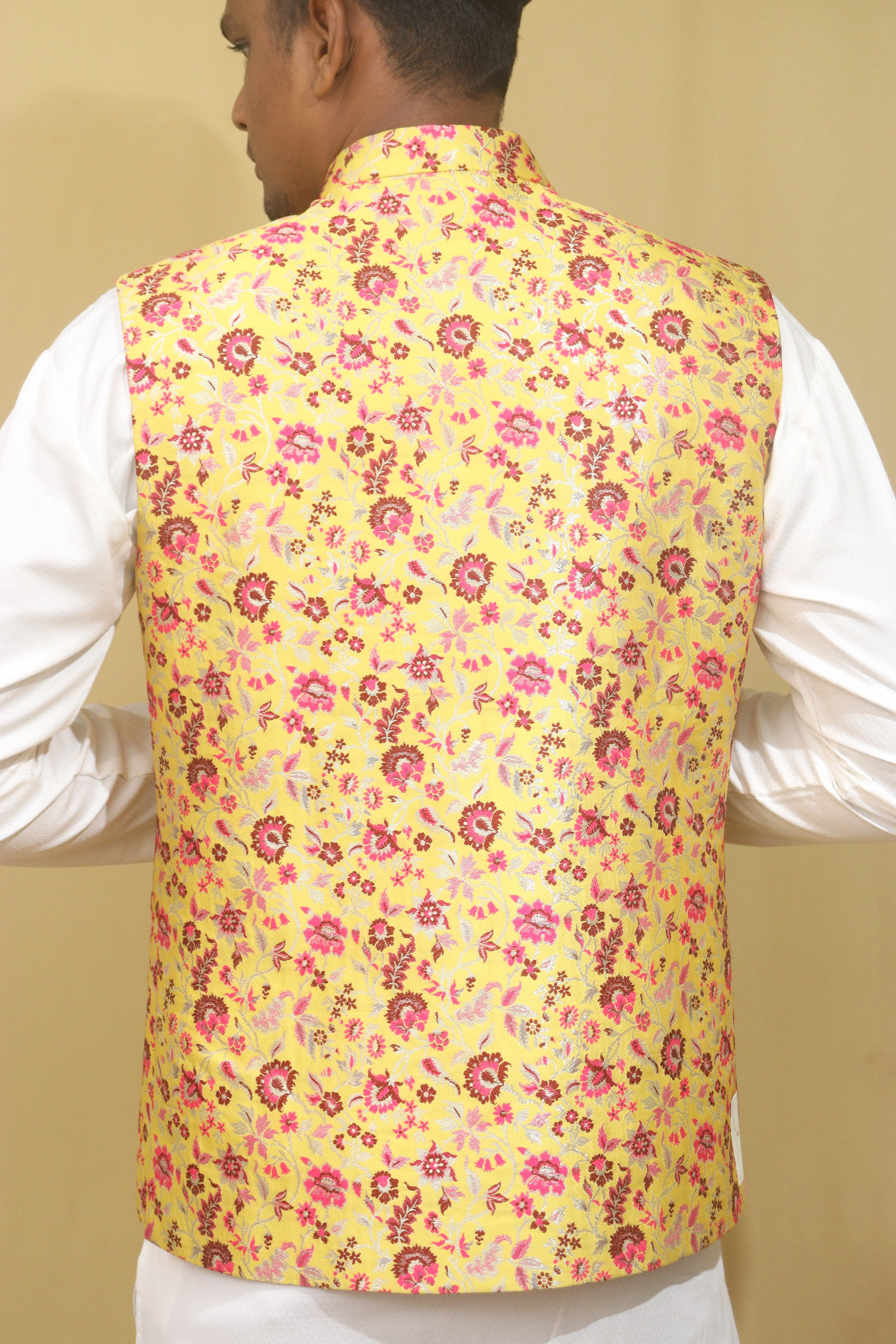 Exquisite Yellow Banarasi Silk Meenakari Floral Jacket: A Captivating Masterpiece