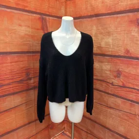 FREE PEOPLE BLACK SWEATER SIZE MEDIUM TCC