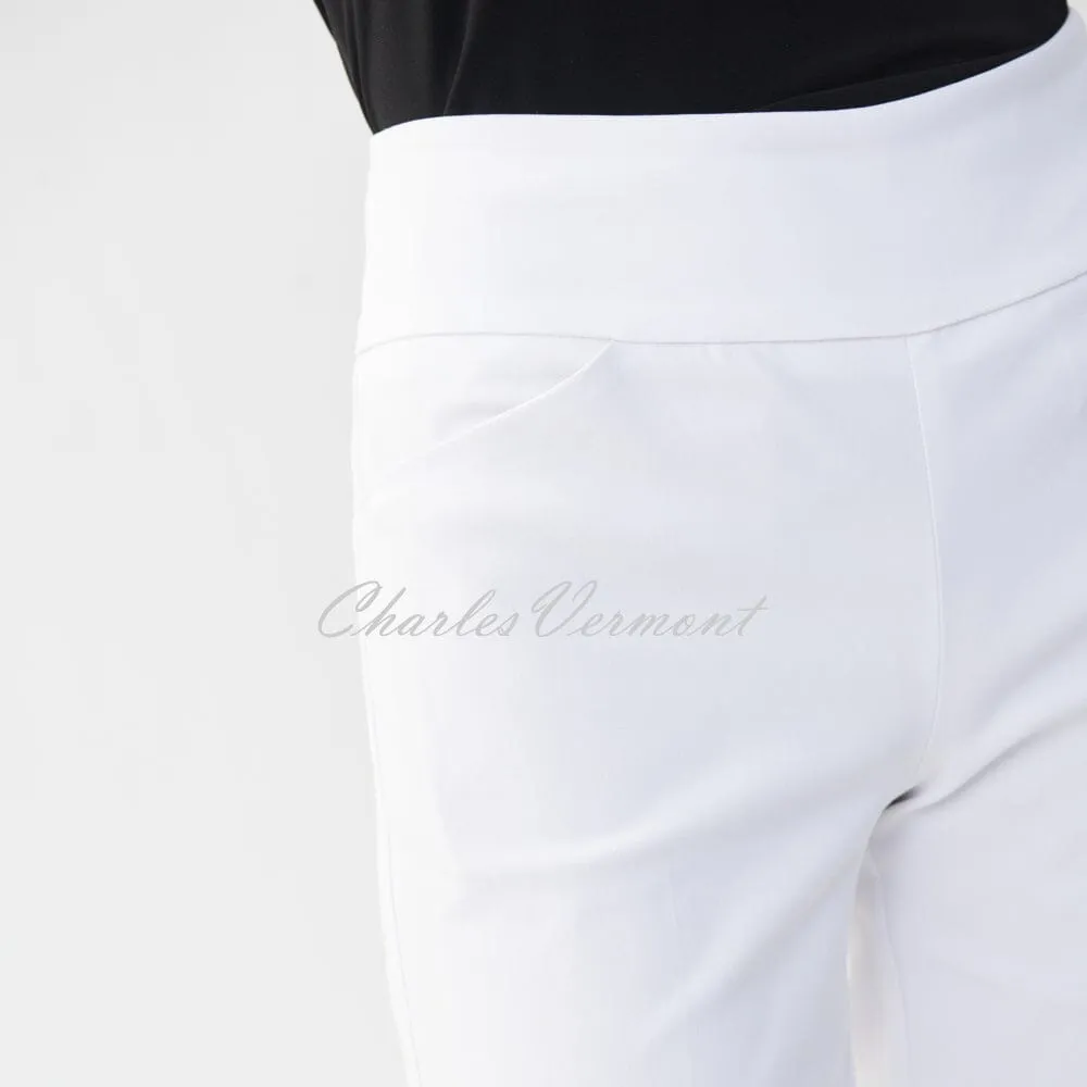 Joseph Ribkoff Bermuda Short – Style 222287 (White)