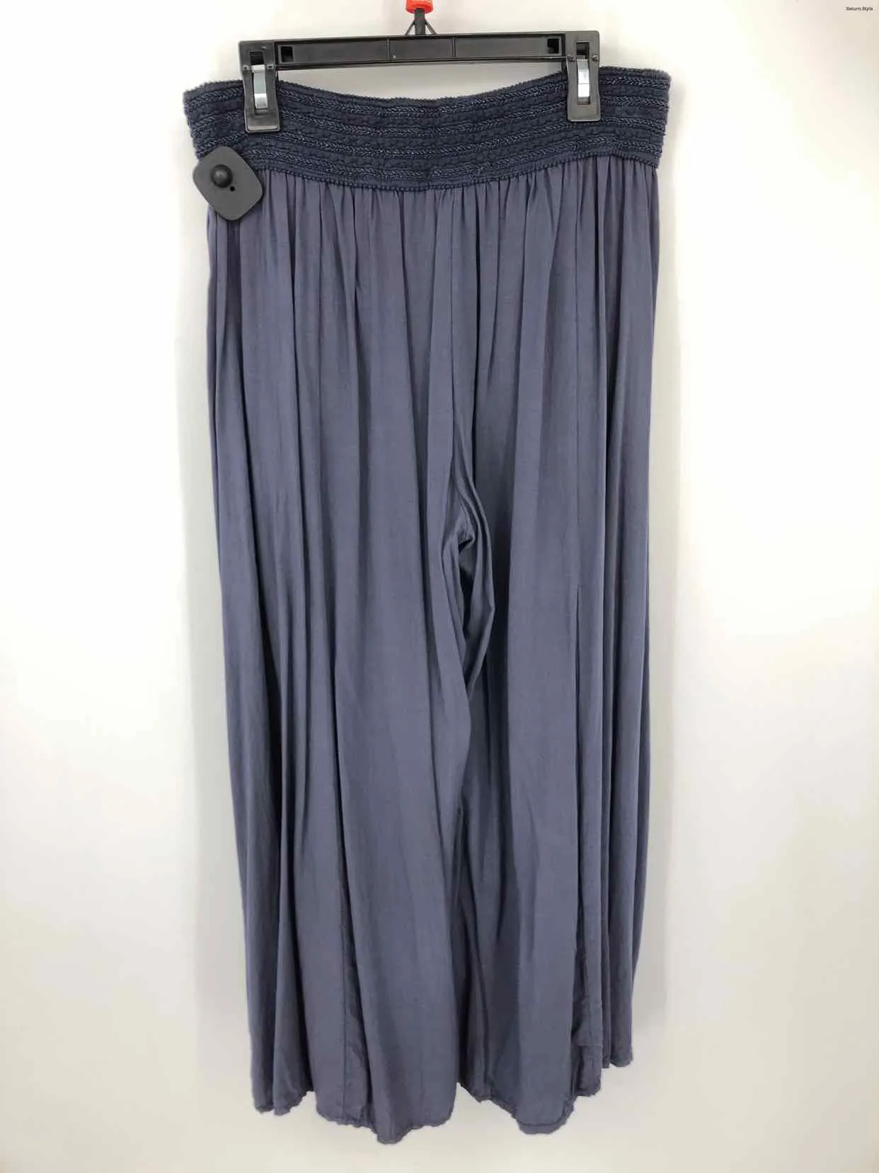 MADE IN ITALY Blue Gray Embroidered Trim Wide Leg Size SMALL (S) Pants