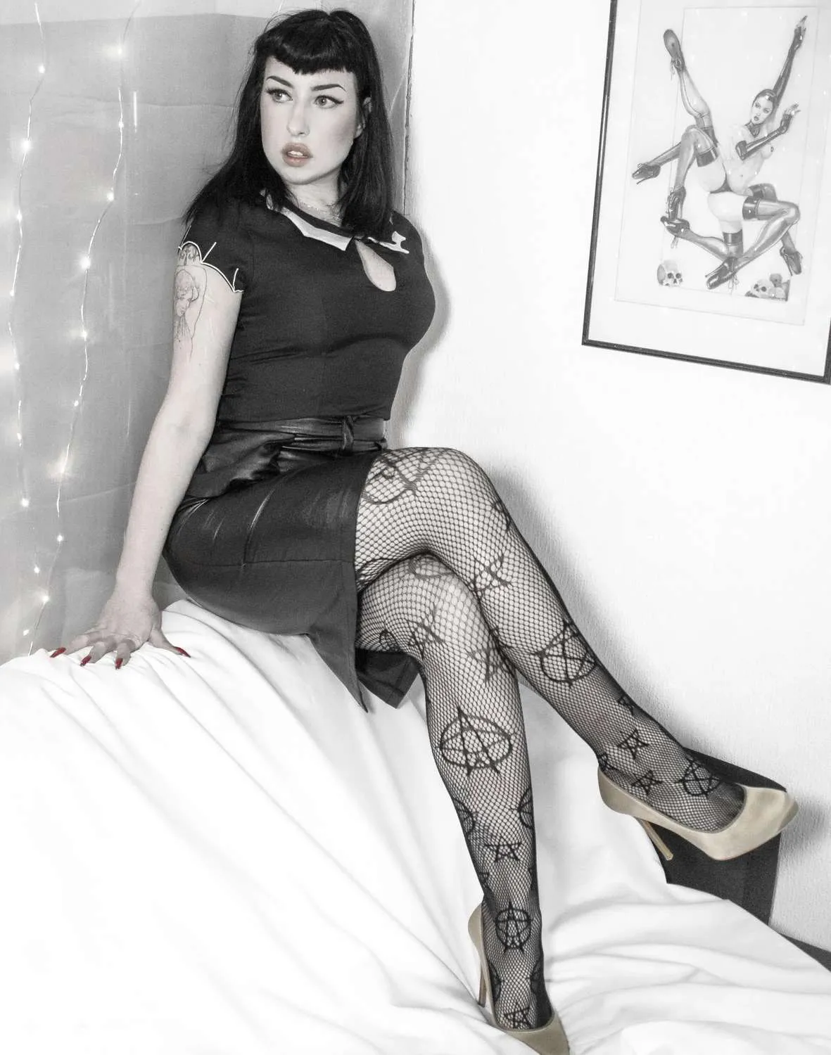 Pentagram Net Tights | Dark Ages